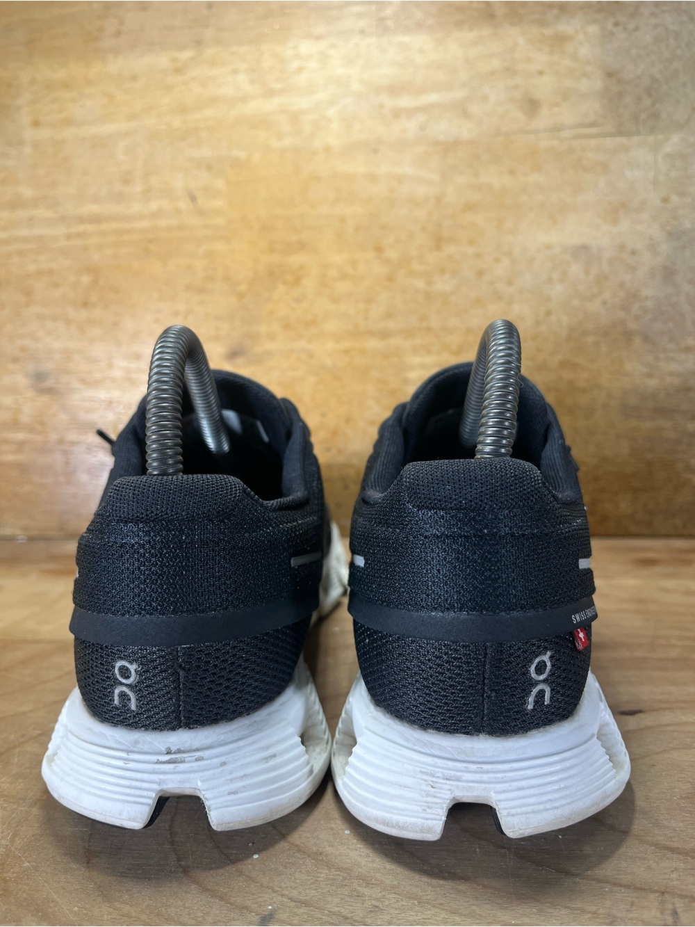On Cloud 5 LIGHTWEIGHT REFLECTIVE Womens Size 7.5 Running Shoes Sneakers Black - Picture 5 of 12